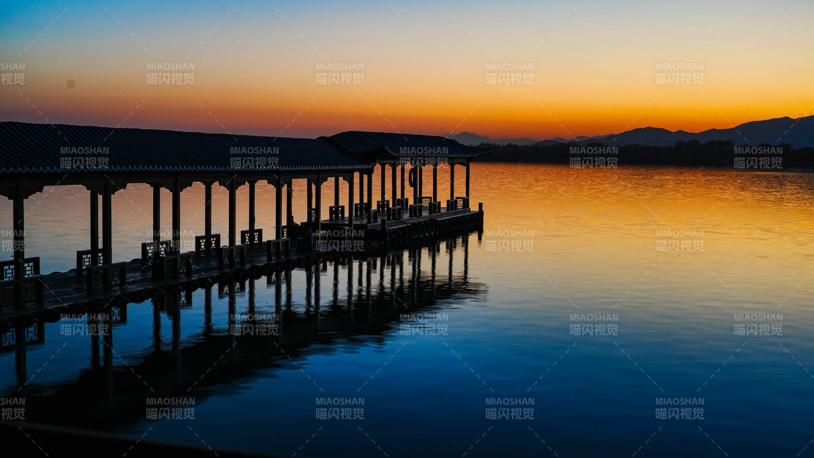 颐和园昆明湖畔黄昏静谧景图片