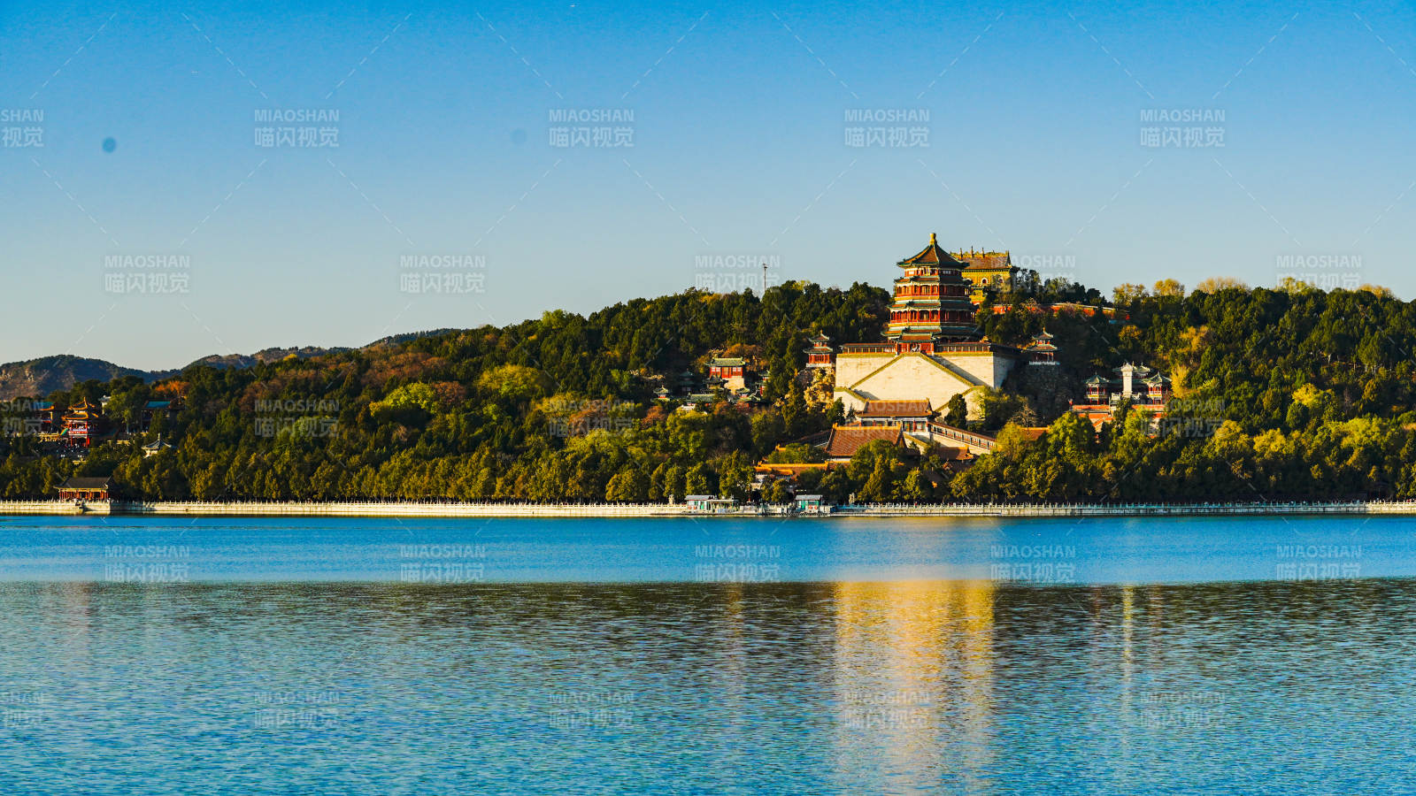 颐和园湖光山色映古塔图片