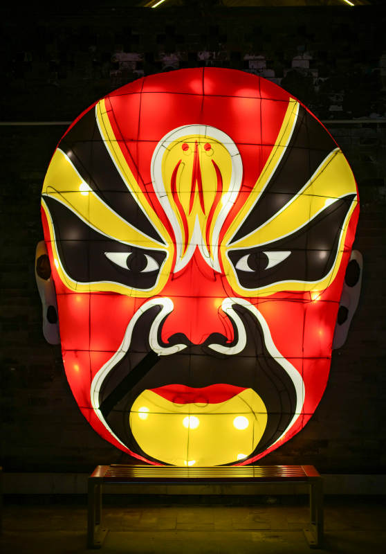 胜芳古镇大戏台—彩灯脸谱图片