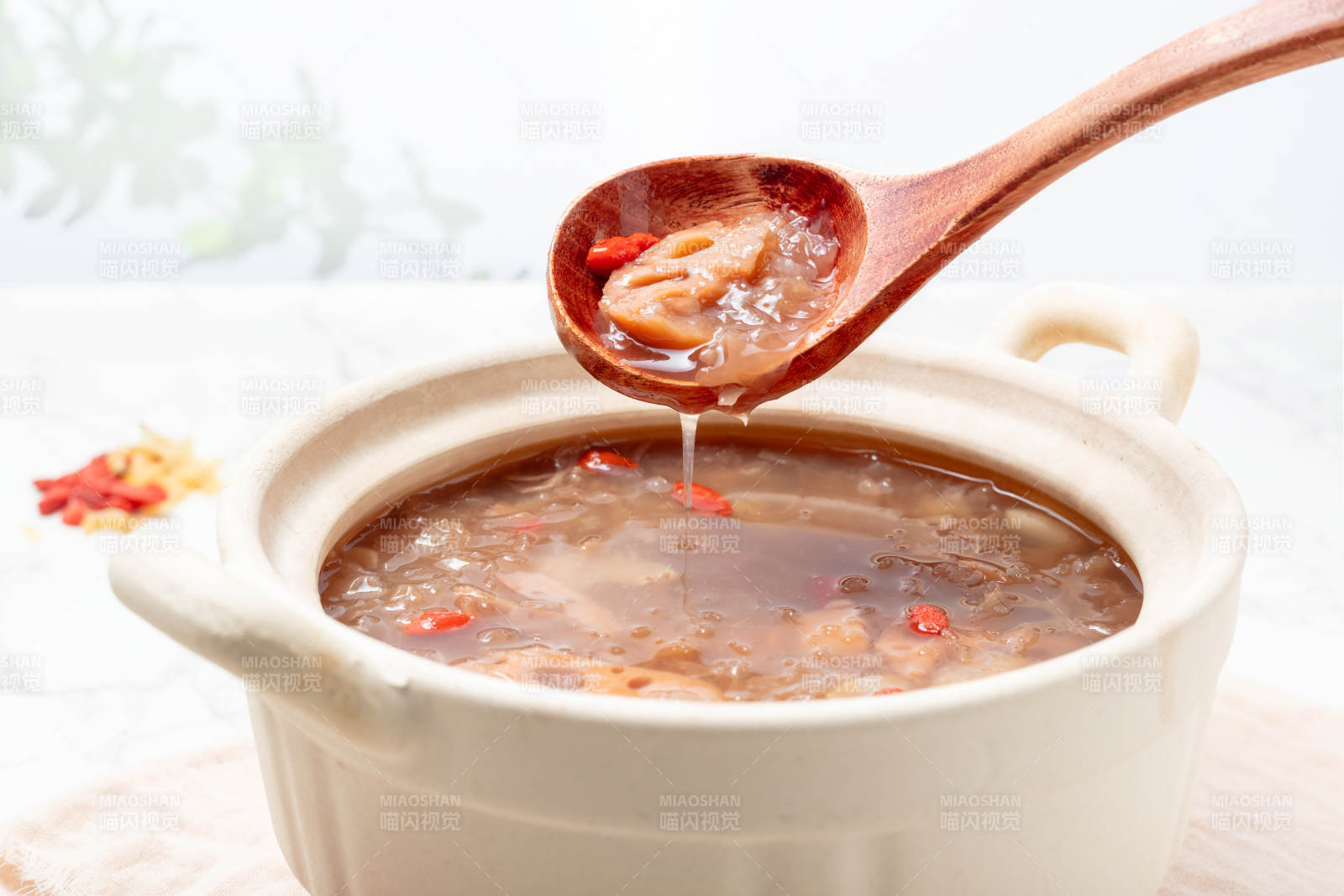 莲藕排骨汤图片