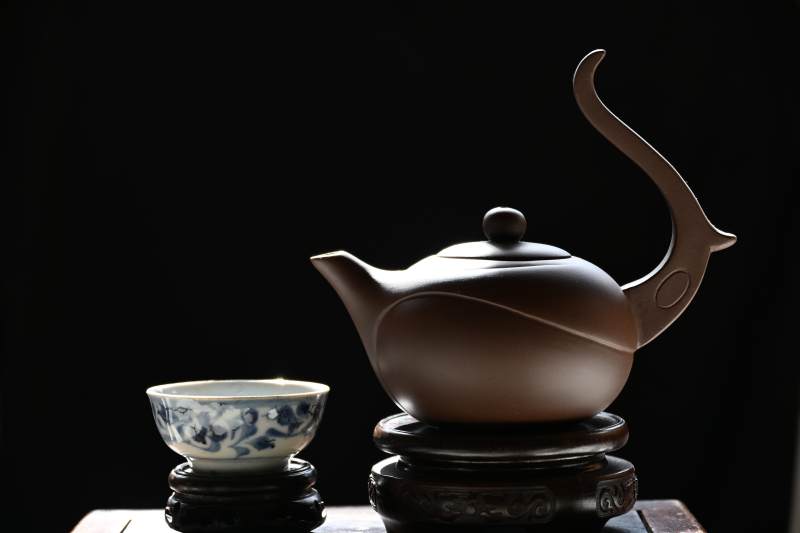 茶壶与青花杯图片