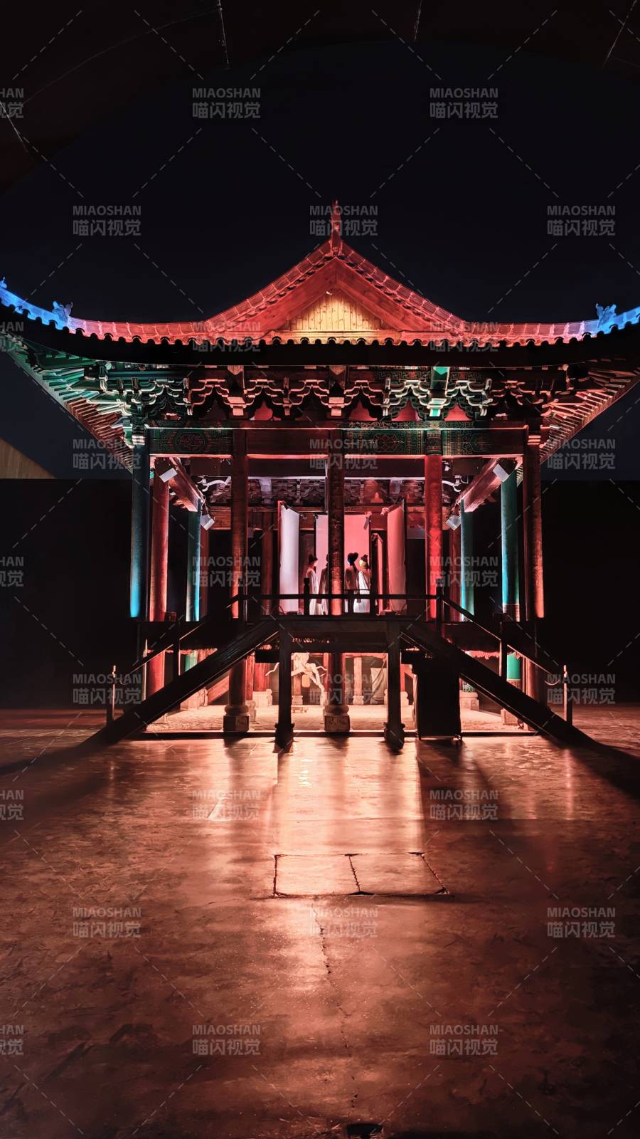 彩灯映古亭 只有河南图片