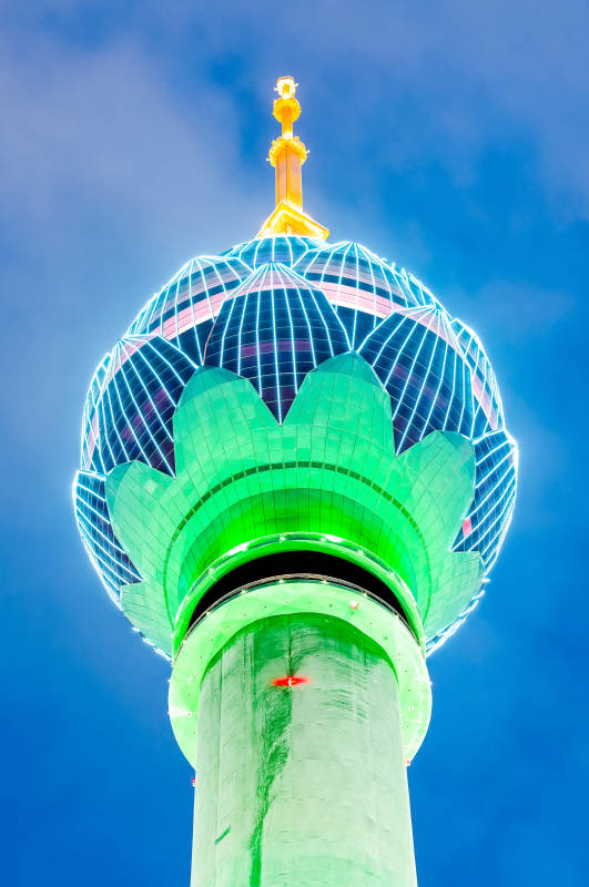 绿色穹顶塔尖图片