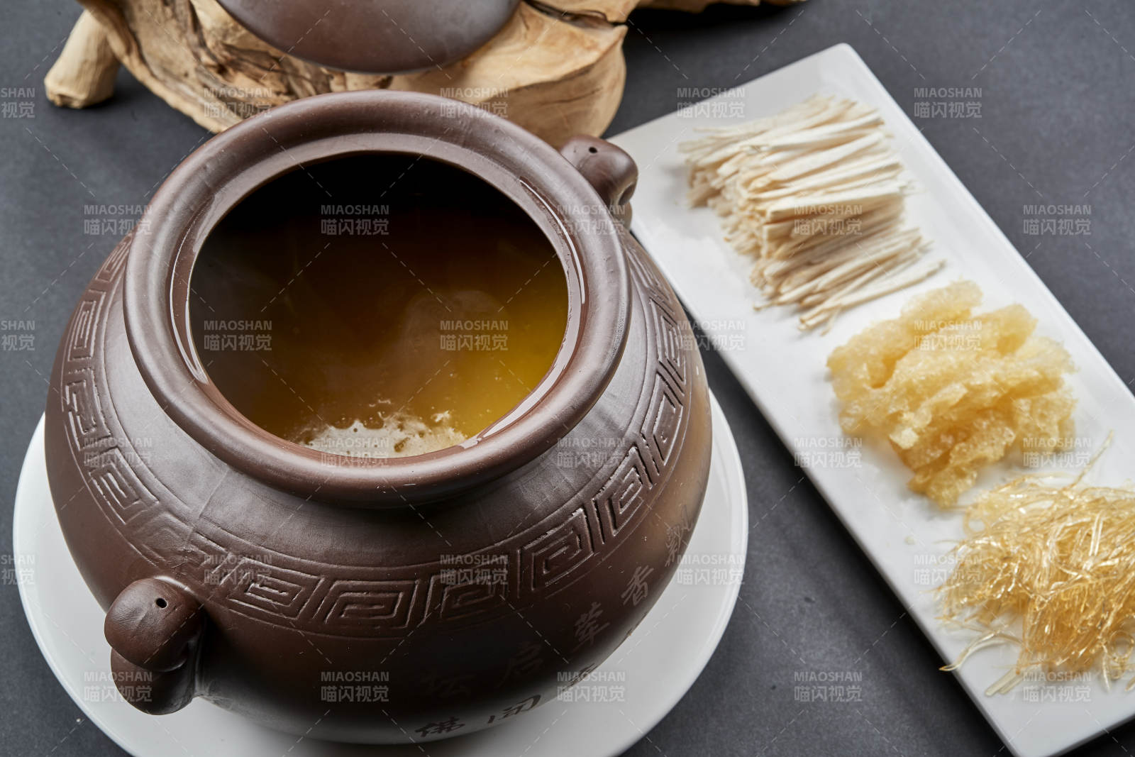 传统粤菜养生鱼翅山珍佛跳墙图片