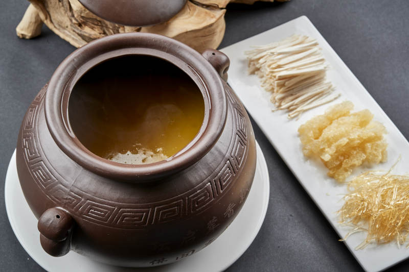 传统粤菜养生鱼翅山珍佛跳墙图片