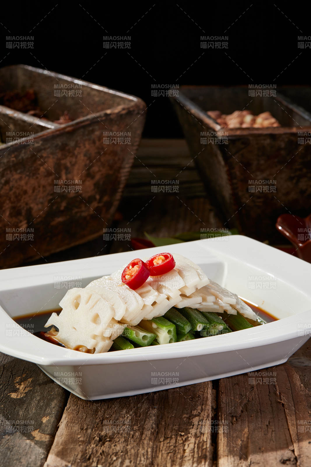 醋腌藕片鲜秋葵图片