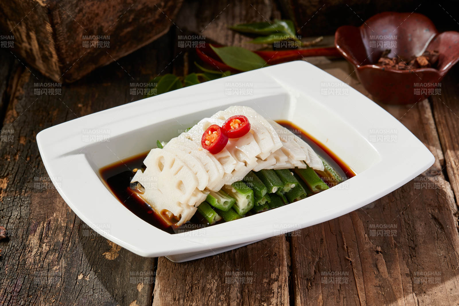 醋腌藕片鲜秋葵图片