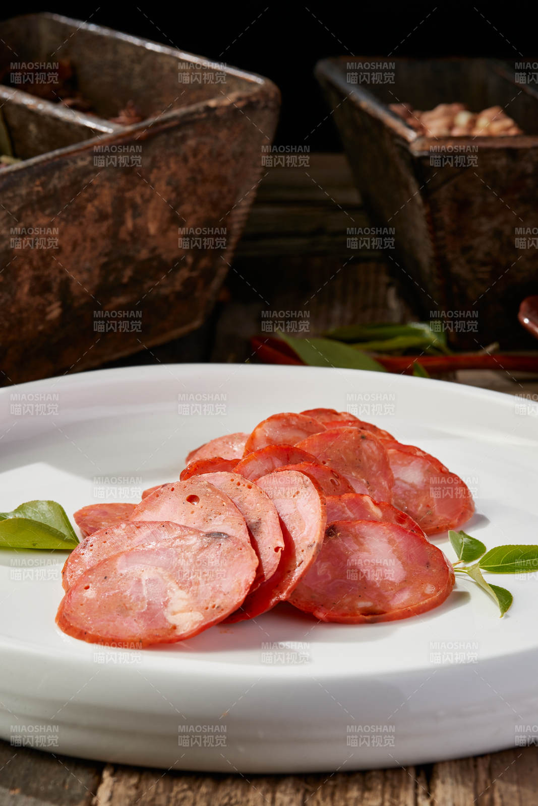 川味熏腊肠切片图片