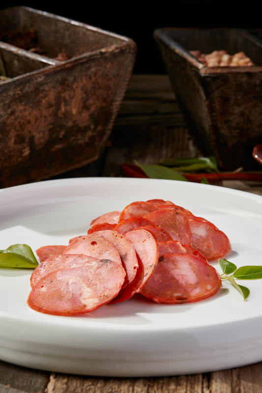 川味熏腊肠切片图片