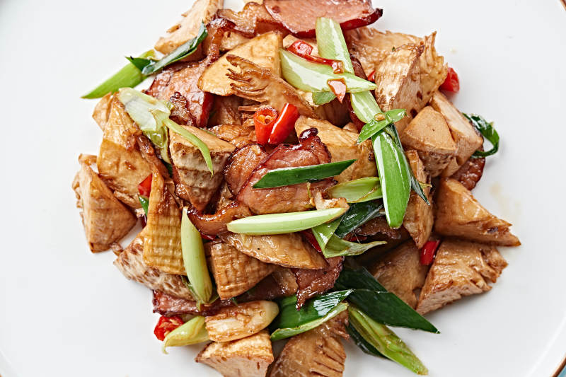 蒜苗腊肉酱炒冬笋块图片