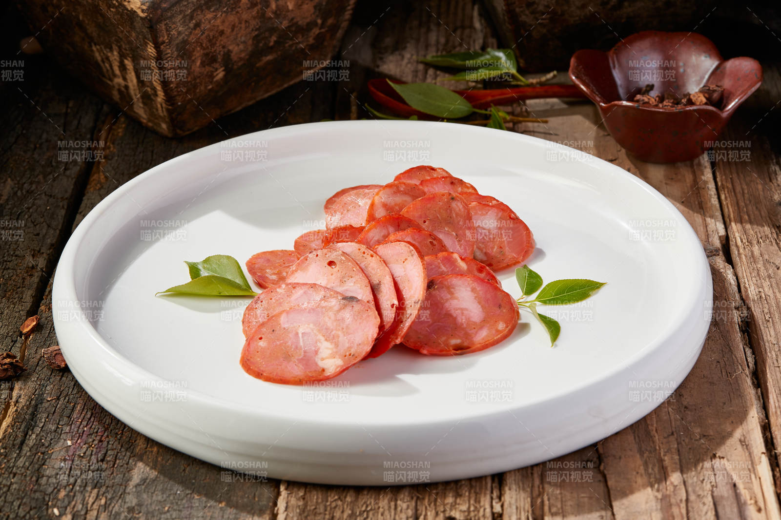 川味熏腊肠切片图片