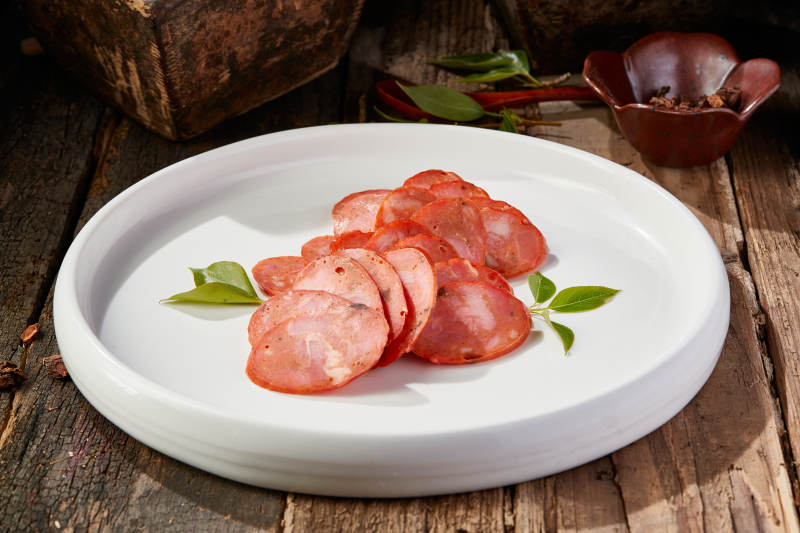 川味熏腊肠切片图片