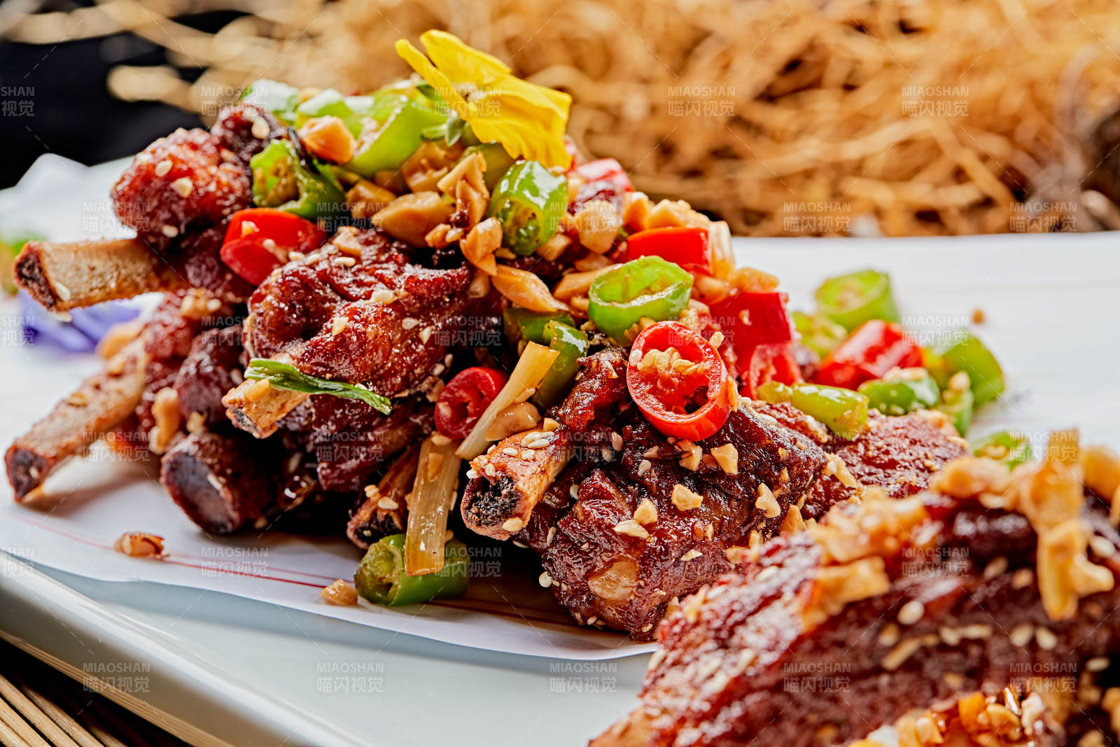 香辣油炸猪肋骨图片