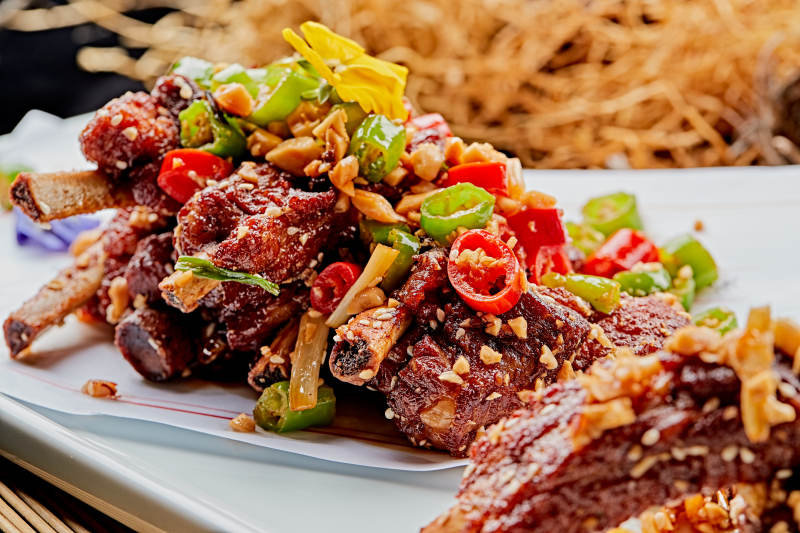 香辣油炸猪肋骨图片