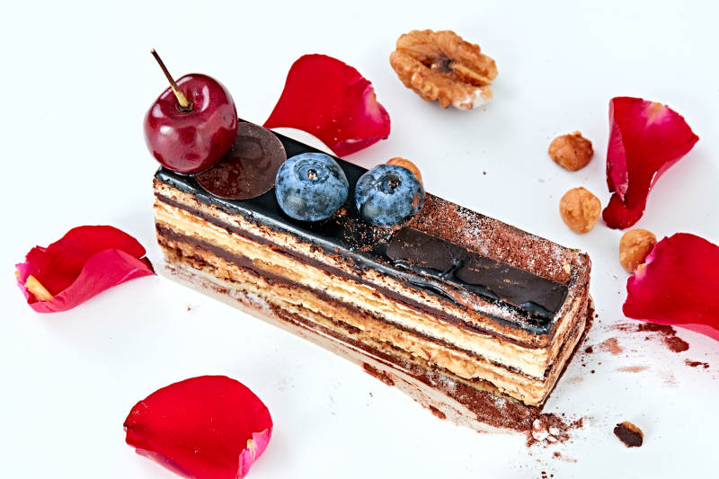 制作精美的法式小甜品蛋糕图片