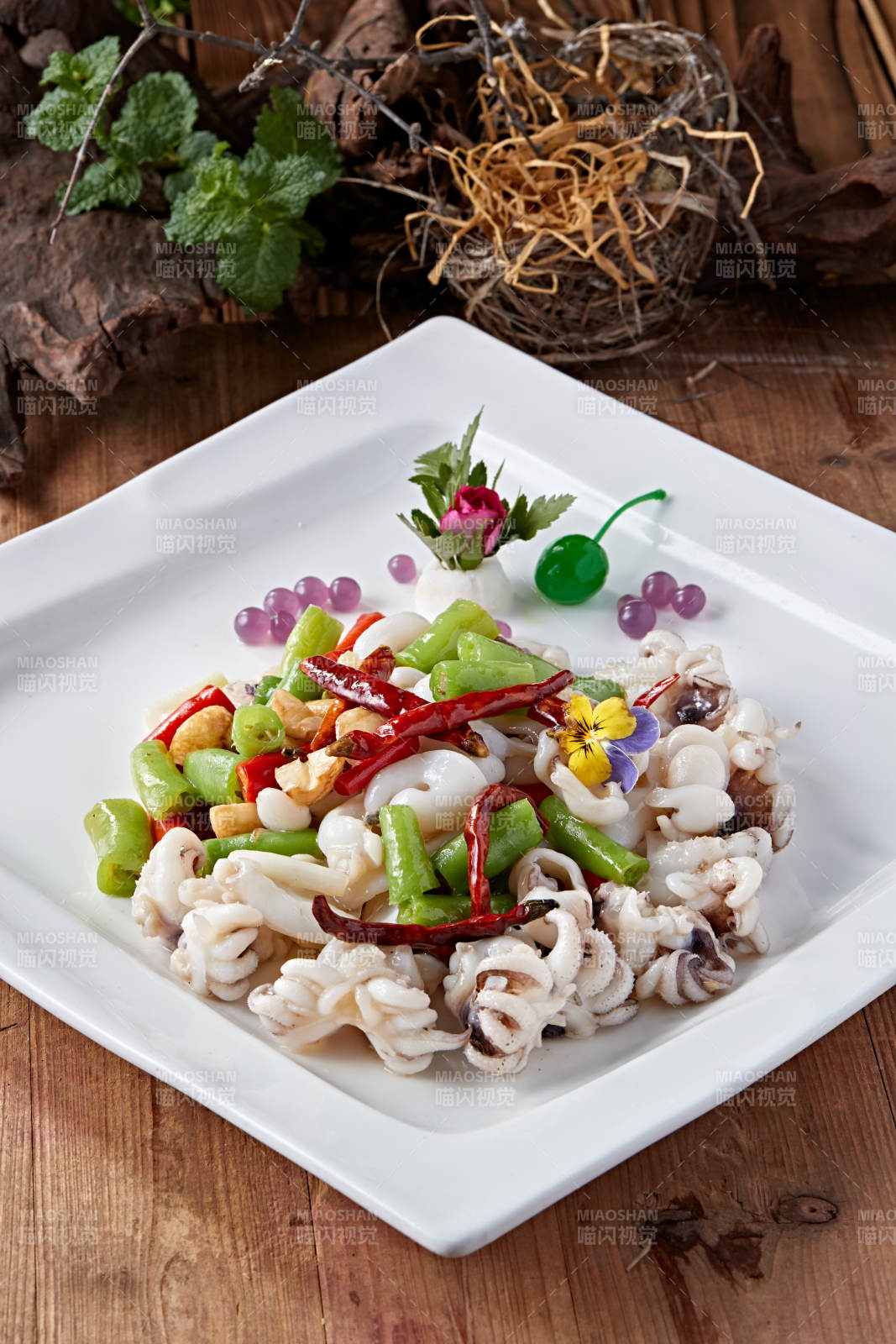 泰椒线椒爆炒墨斗鱼图片