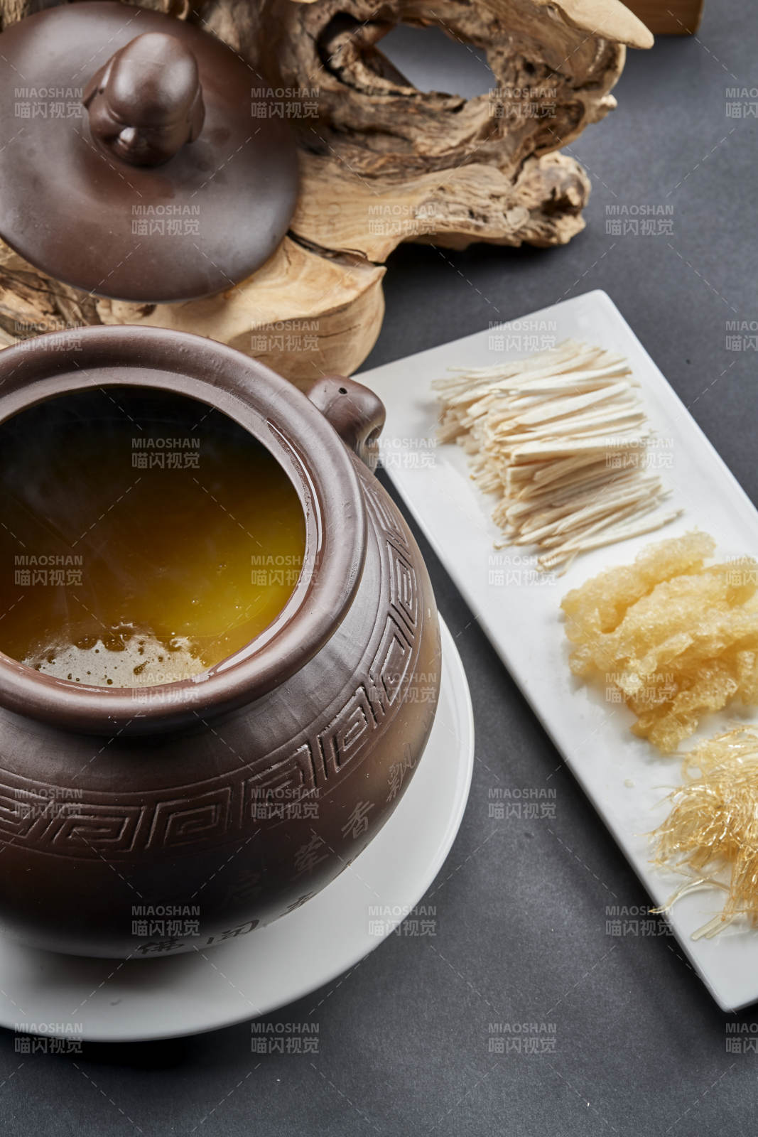 传统粤菜养生鱼翅山珍佛跳墙图片