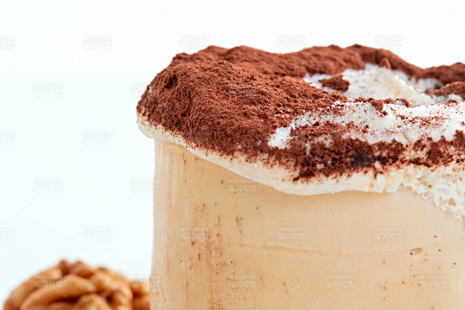 制作精美的法式小甜品蛋糕图片