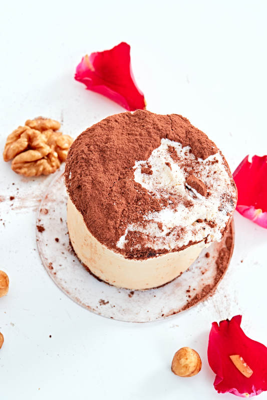 制作精美的法式小甜品蛋糕图片