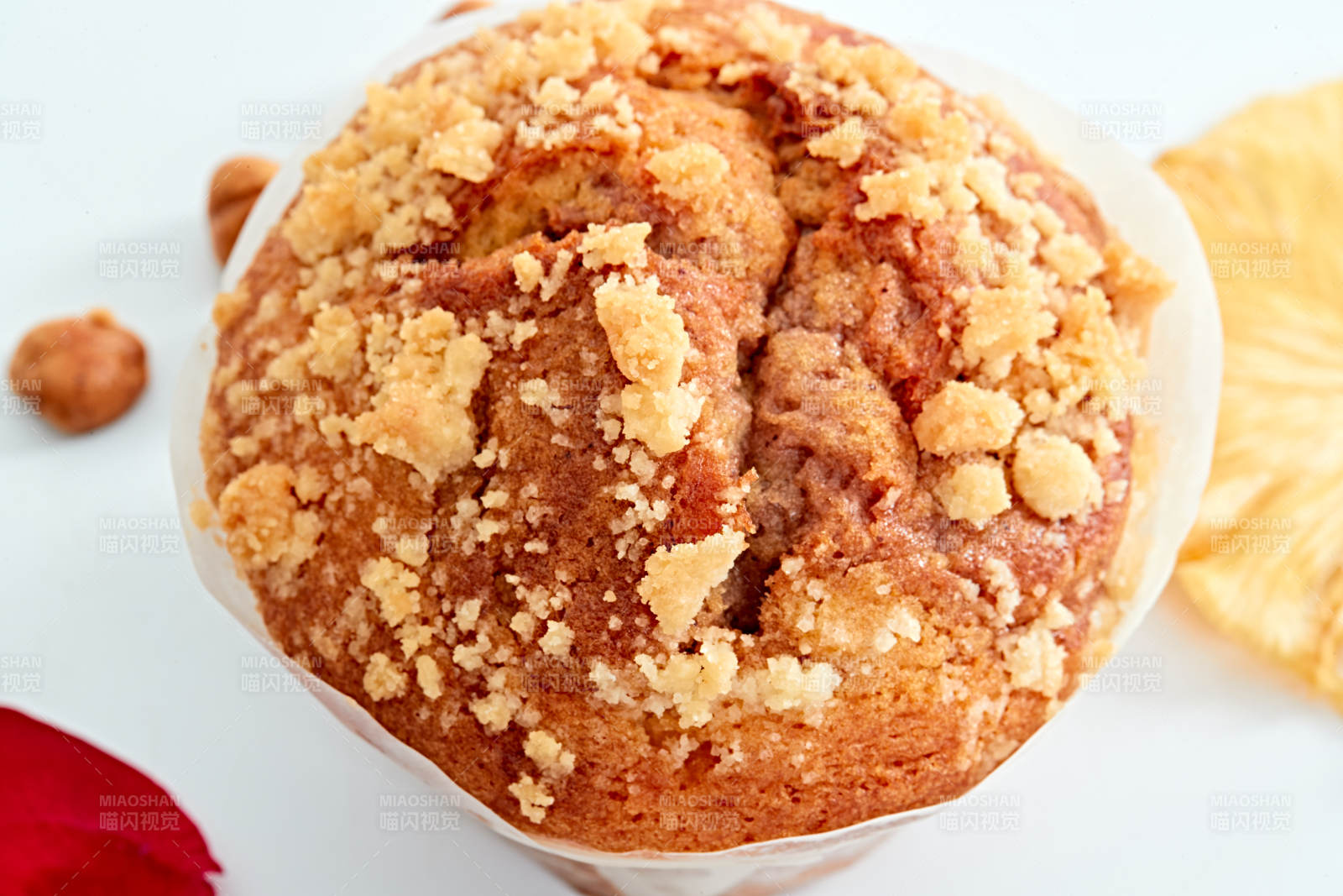 制作精美的法式小甜品蛋糕图片