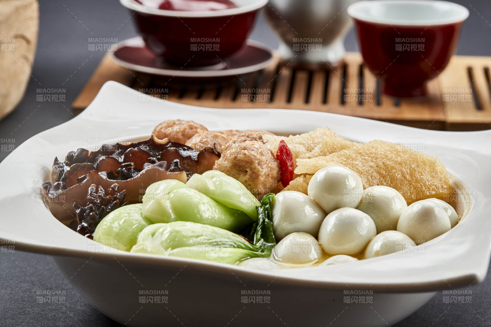 陆海空海参肉丸竹荪鹌鹑蛋油菜图片