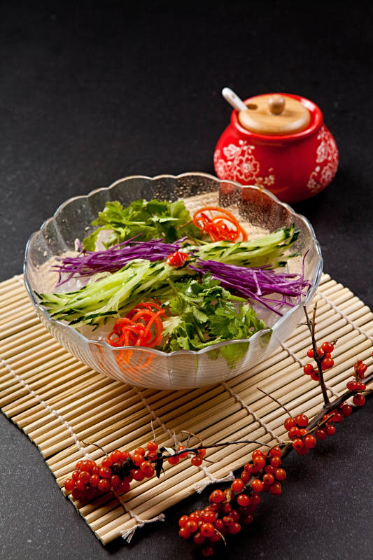 时蔬拌凉皮图片