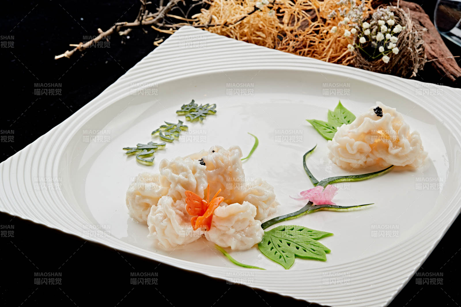 富贵牡丹虾图片