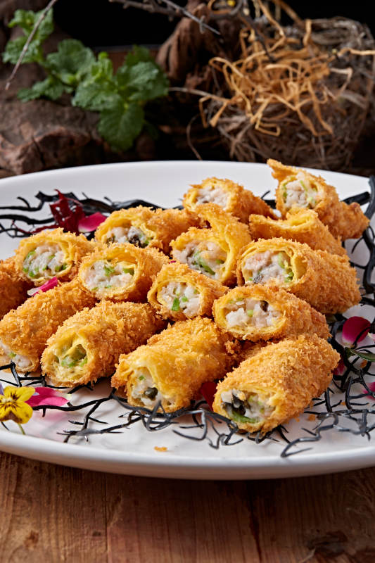 油炸黄金蛋皮卷虾滑蟹肉图片