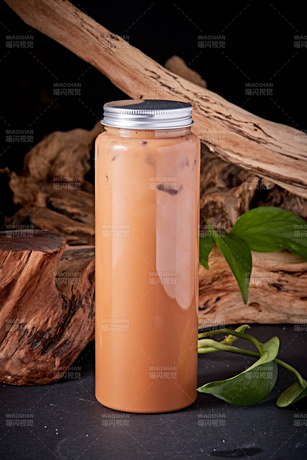 杯装泰式冰奶茶图片