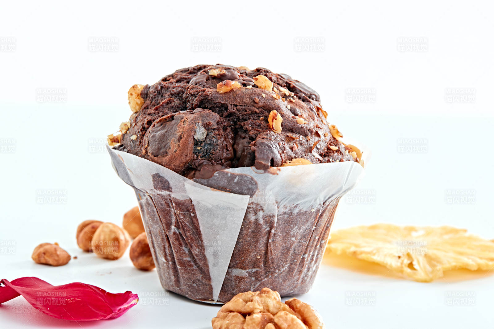 制作精美的法式小甜品蛋糕图片