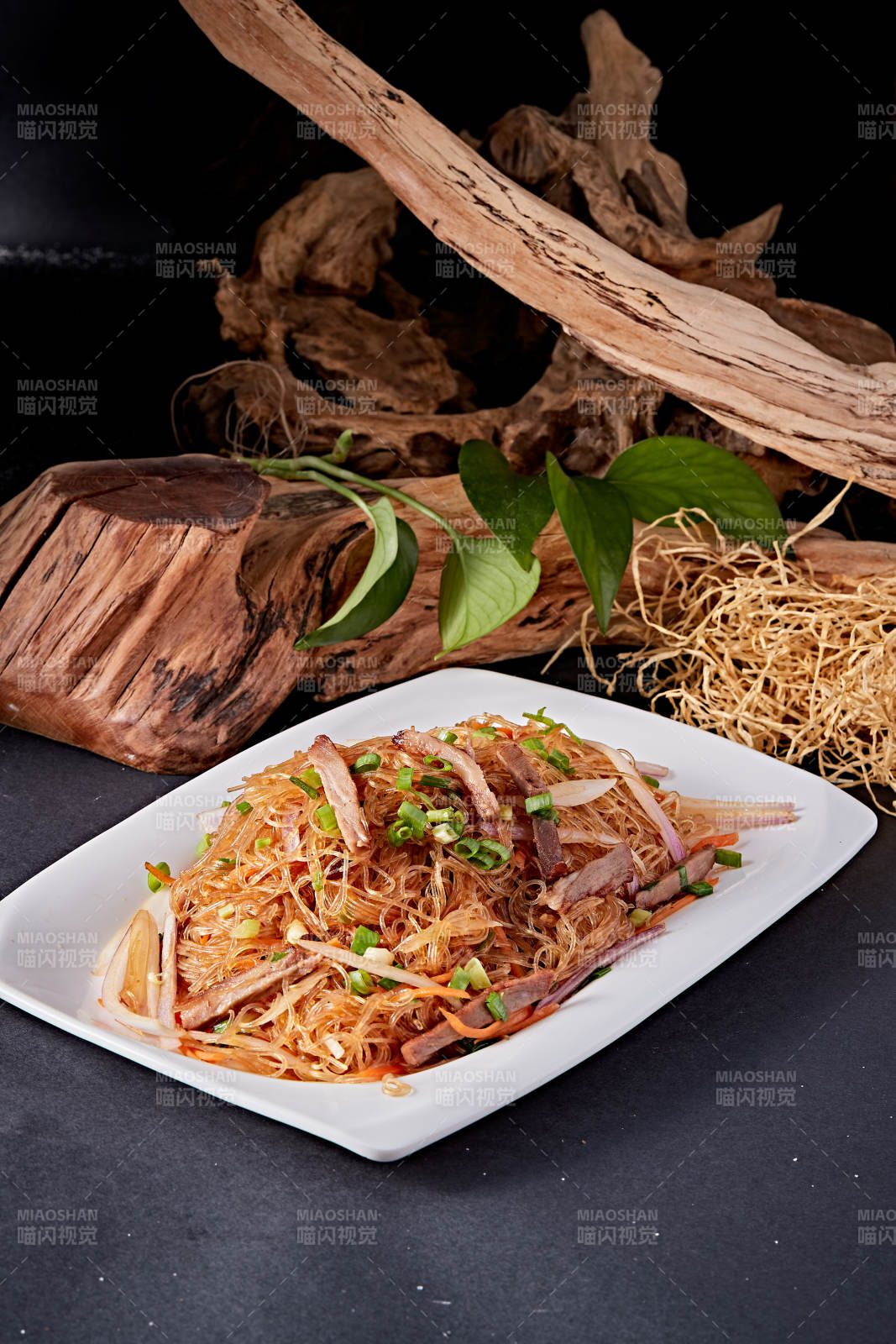 烧腊猪肉炒米粉图片