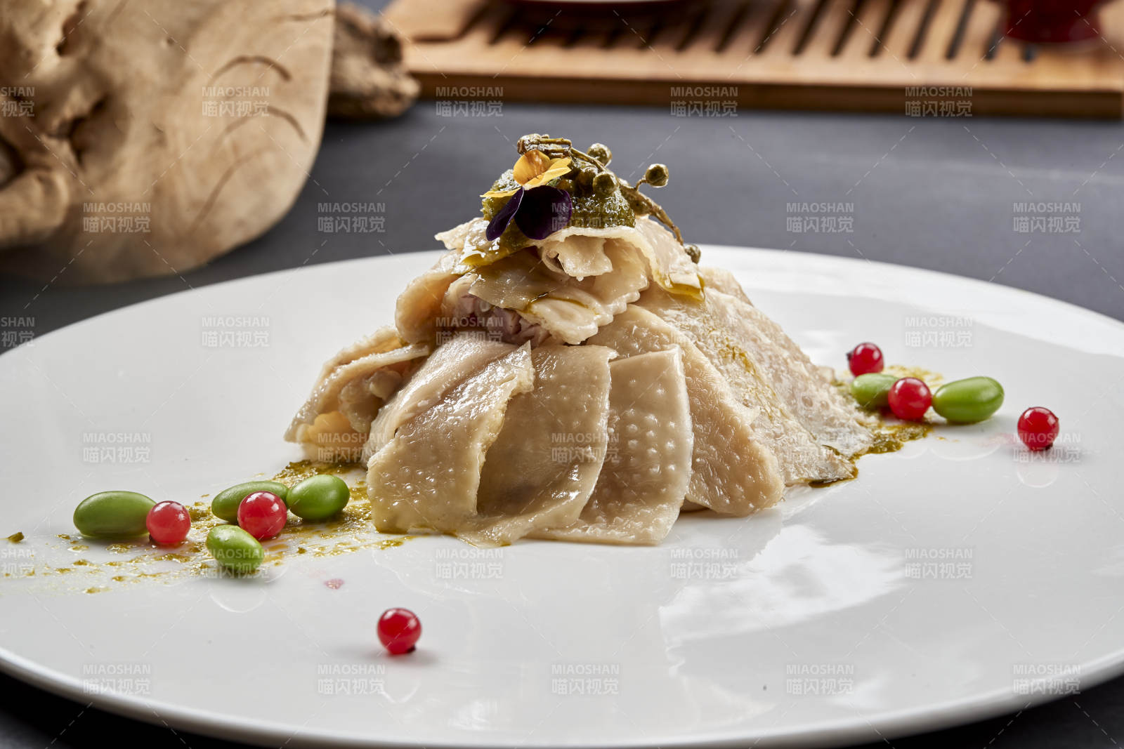 美味精美凉菜藤椒柴鸡皮图片