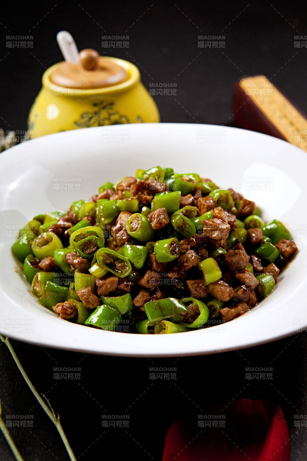 米椒辣炒肉丁图片