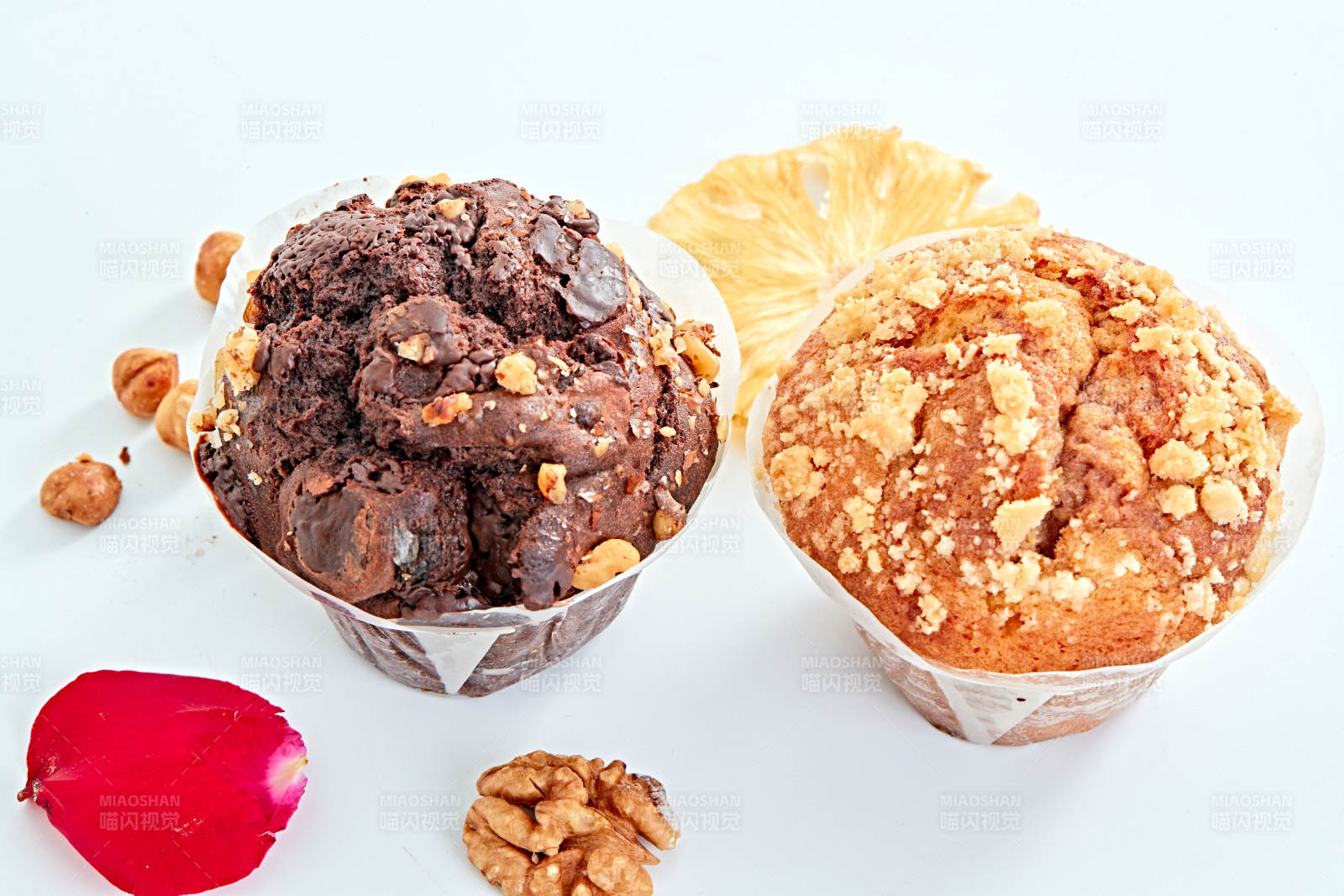 制作精美的法式小甜品蛋糕图片