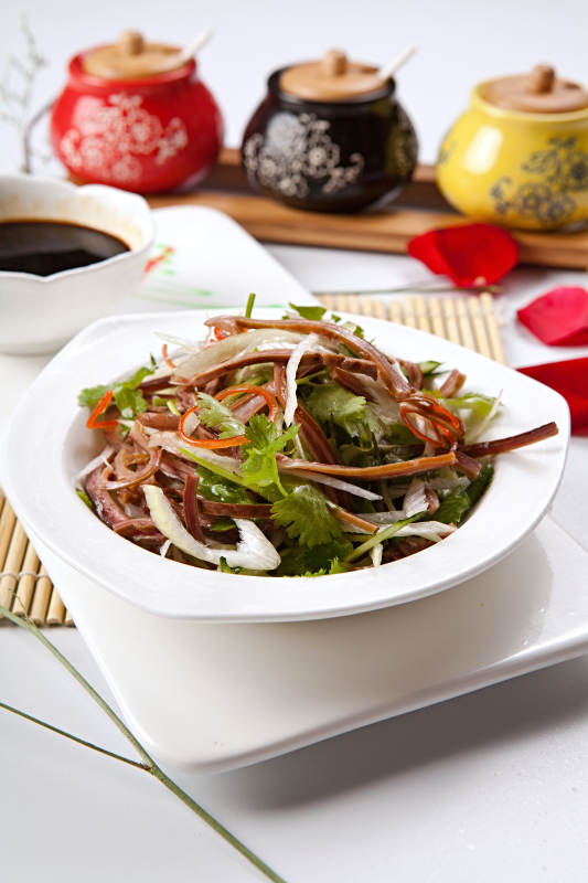 湘菜洋葱凉拌猪耳丝图片