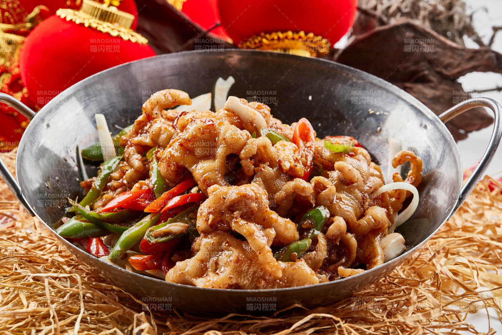 不锈钢锅装的锅仔脱骨鸡爪图片