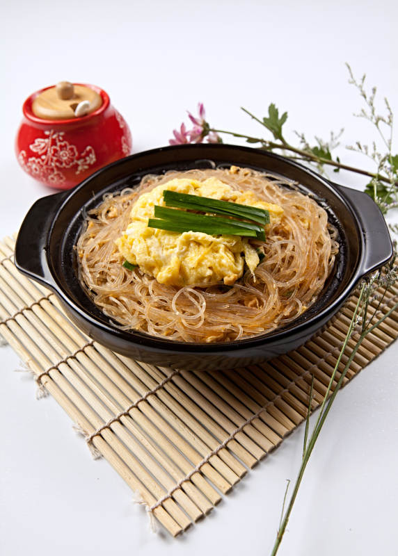肉沫鸡蛋水晶粉丝煲图片