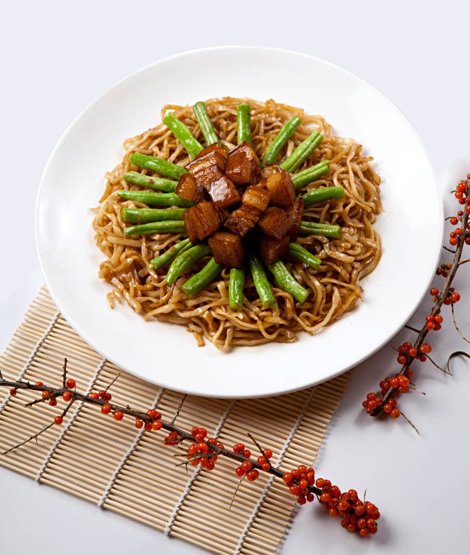 美味红烧肉豆角焖面图片