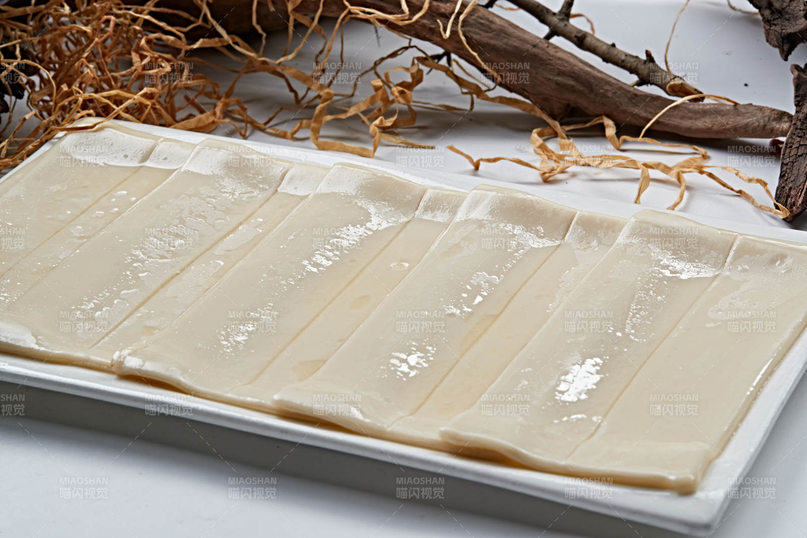 火锅食材海底捞油扯面图片