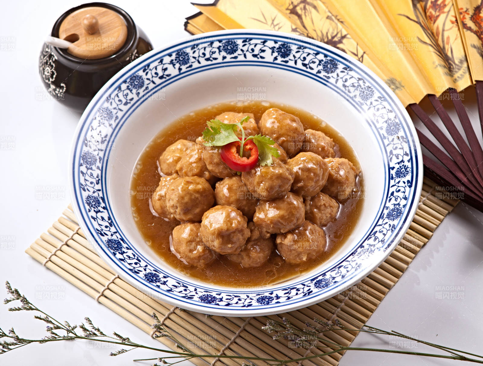 白烧猫头肉丸子图片