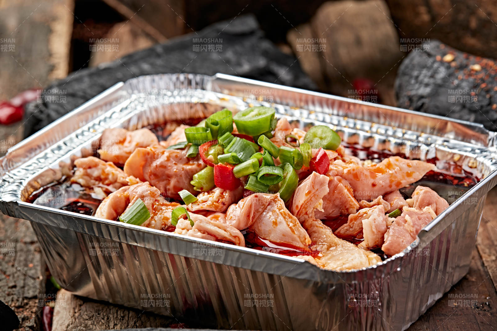 炭烤锡纸香辣红油肥肠图片