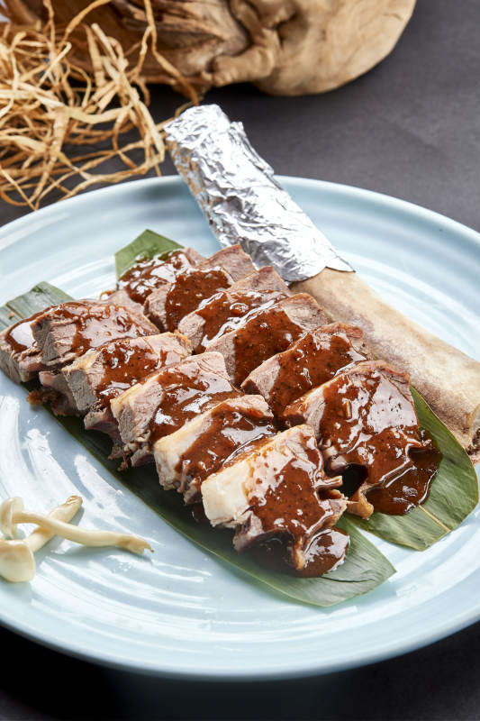 清炖浇汁牛肋条拆骨肉图片