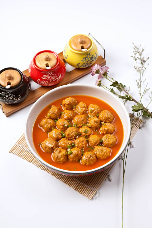 番茄酸汤汆丸子图片