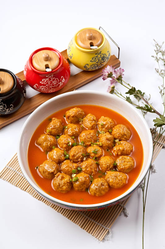 番茄酸汤汆丸子图片