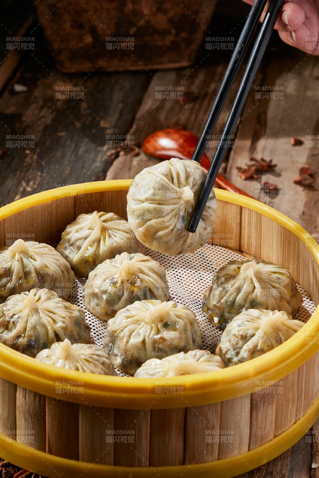 水晶韭菜土豆馅蒸包图片