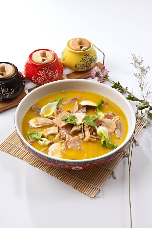 番茄酸汤汆丸子图片