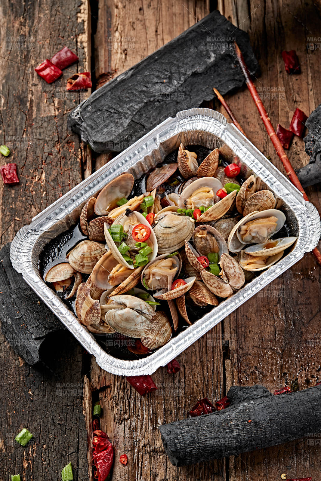 炭烤锡纸酱油花蛤图片