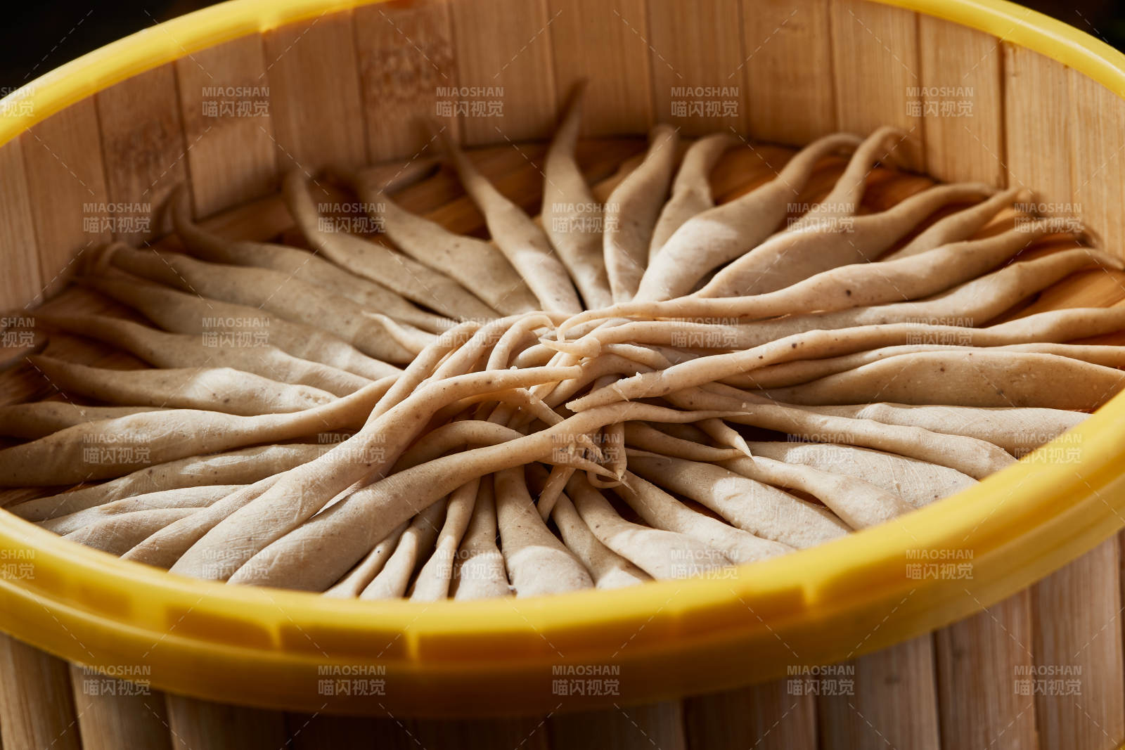 张家口坝上特色美食蒸莜面图片