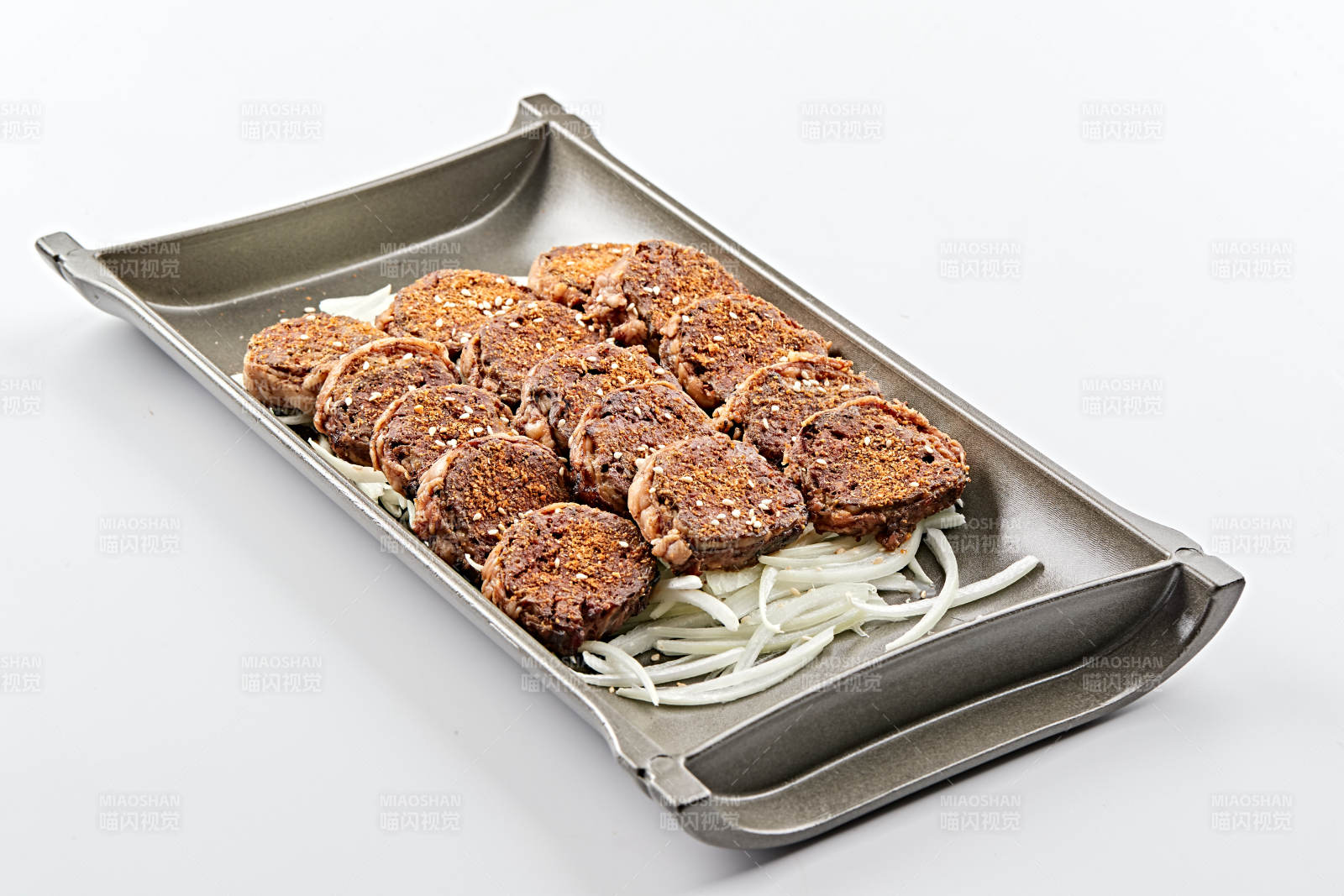 香辣美味的铁板炭烤草原羊肝图片