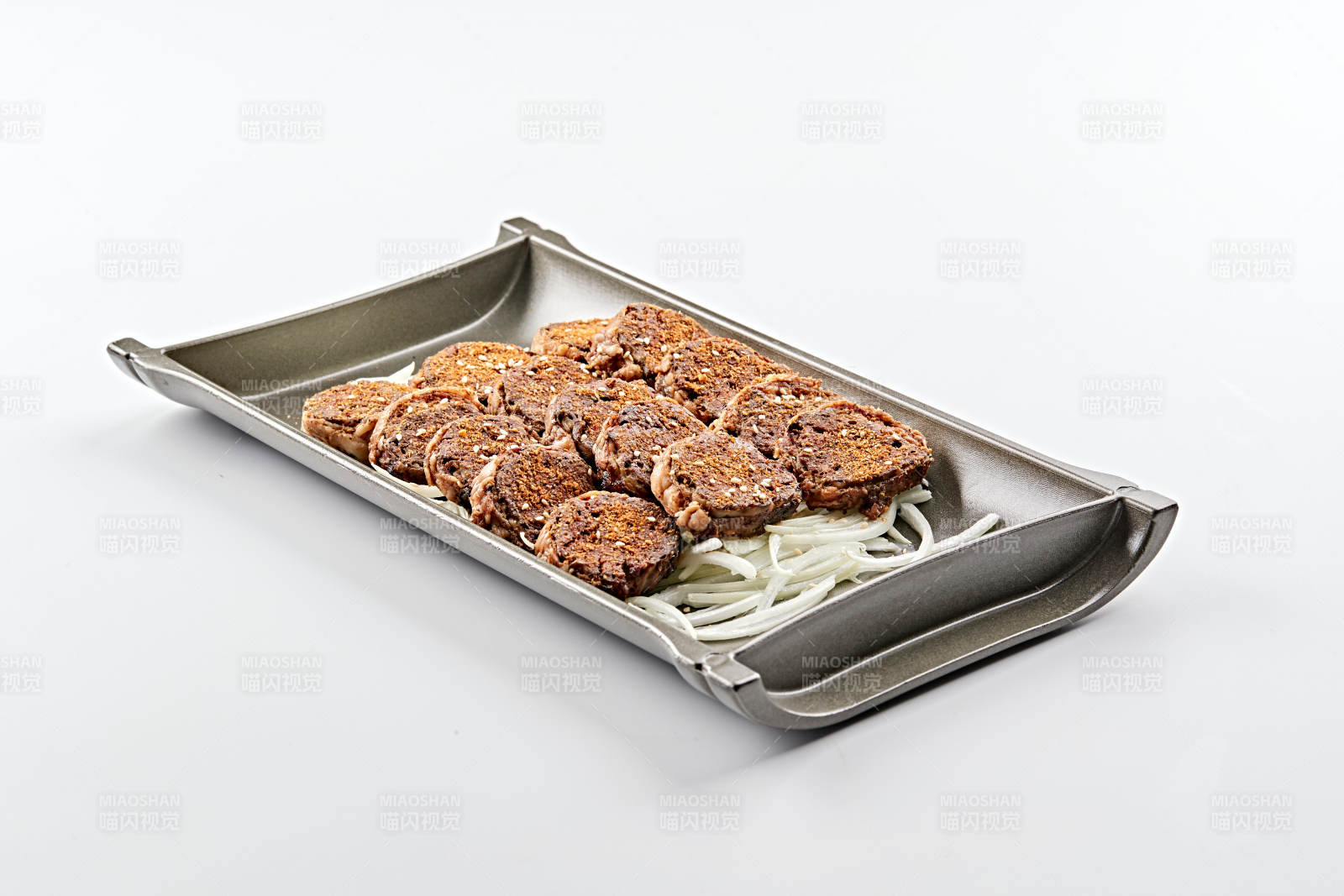 香辣美味的铁板炭烤草原羊肝图片